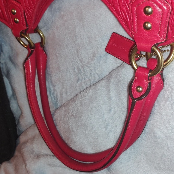 Coach Ashley (2013) Gathered Leather shoulder bag in Rasberry PreLoved - Picture 5 of 16